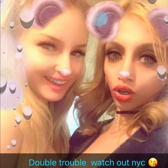 Meet your Posher, Ali 🖤 - Picture 2 of 5